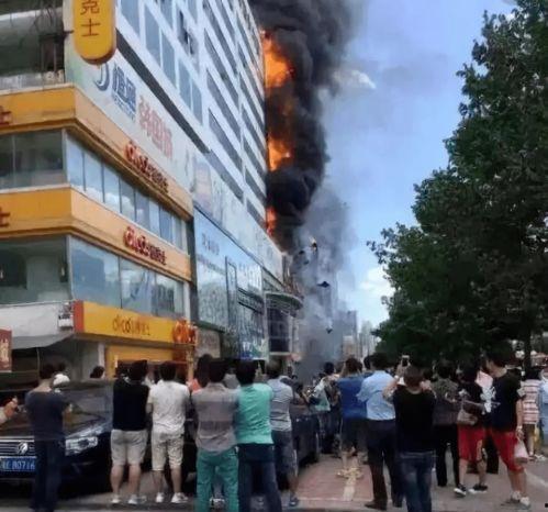 涪陵万达吃瓜事件视频曝光,视频曝光引发网友热议