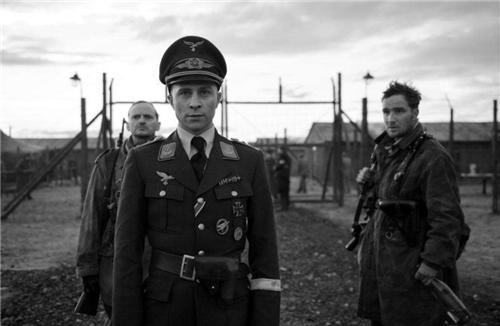 台湾上尉吃瓜事件视频,揭秘军中网络文化现象