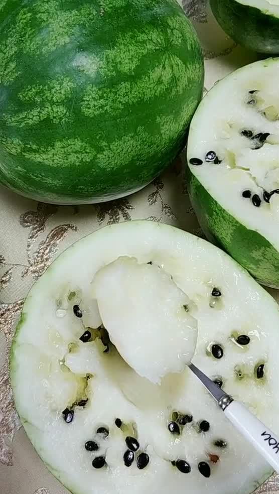 东北蜜瓜脆皮怎么吃视频,解锁夏日清爽美味