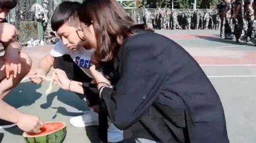 吃瓜新生军训原视频,吃瓜新生们的真实写照