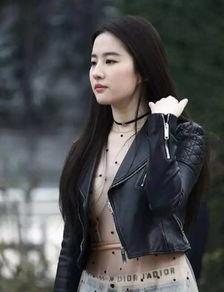 刘亦菲吃瓜现场视频大全,笑料百出，趣味十足